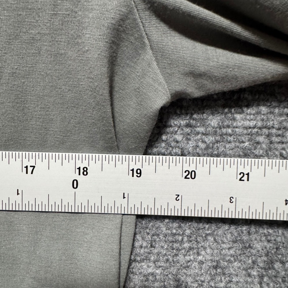 Cuts Curve-Hem Long Sleeve Shirt Large Mens PYCA Pro Crew Neck L Sage - Picture 7 of 9